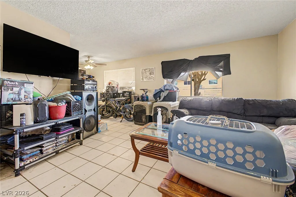 5015 Carmel, Las Vegas, NV 89122