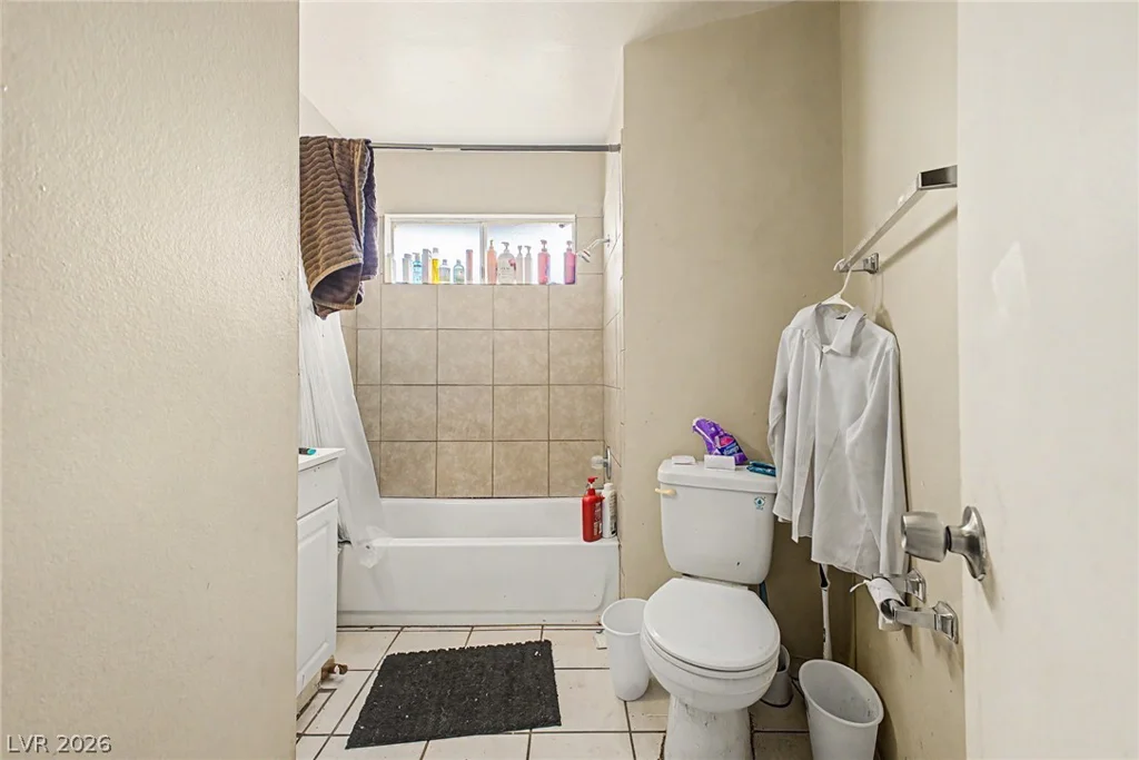 5015 Carmel, Las Vegas, NV 89122