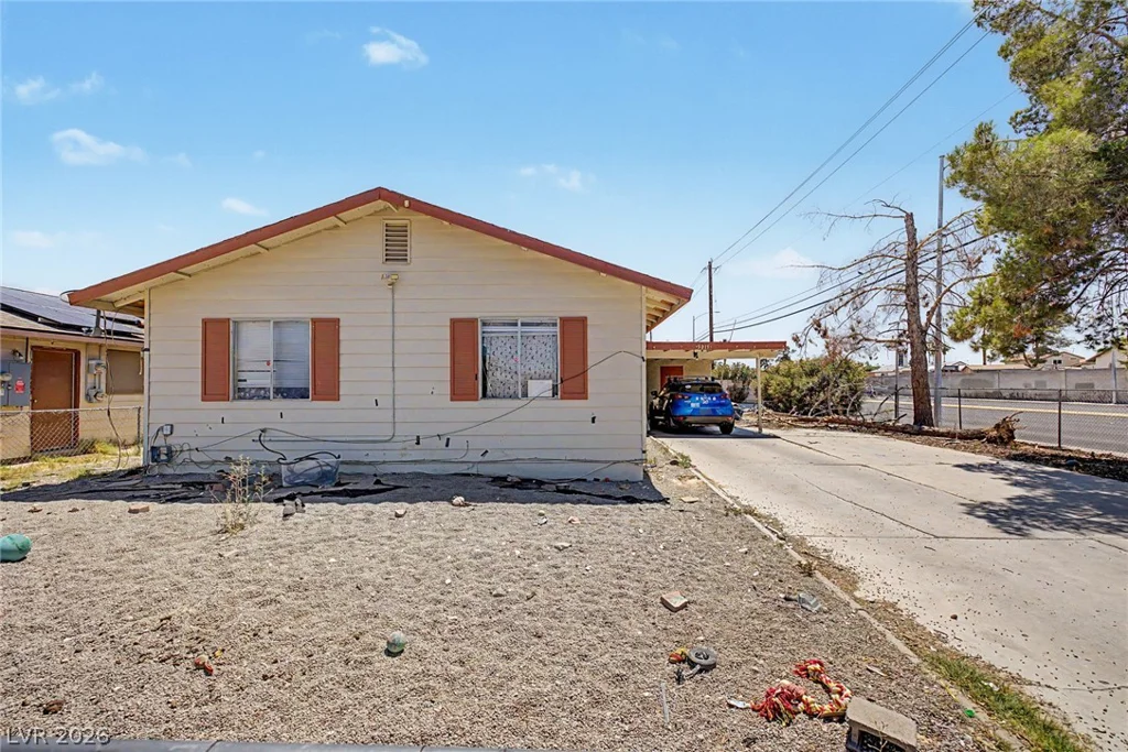 5015 Carmel, Las Vegas, NV 89122