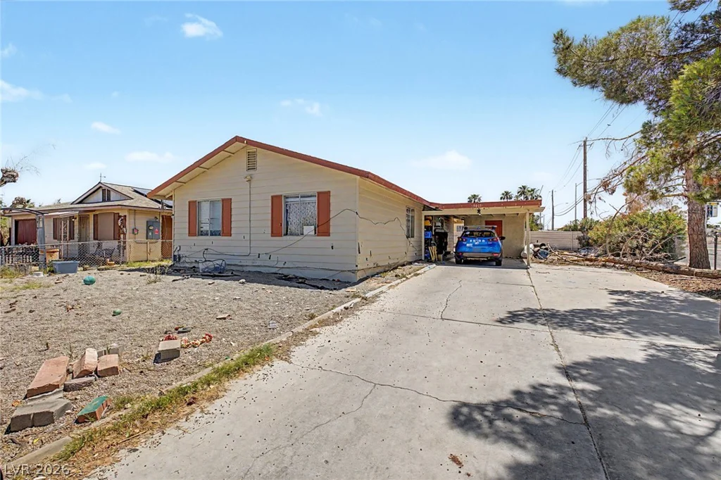 5015 Carmel, Las Vegas, NV 89122