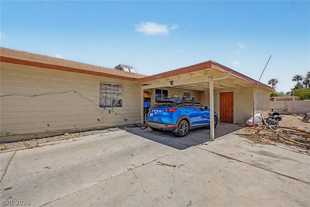 5015 Carmel, Las Vegas, NV 89122