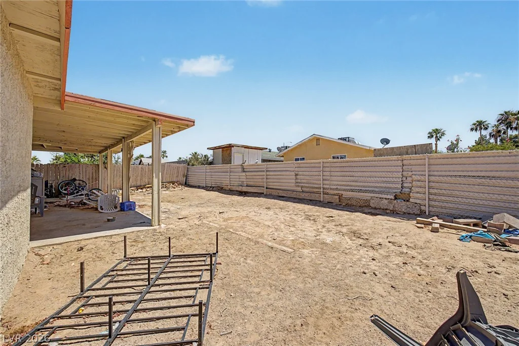 5015 Carmel, Las Vegas, NV 89122