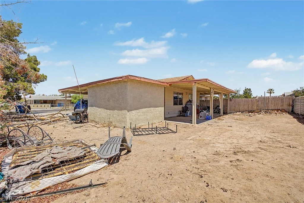 5015 Carmel, Las Vegas, NV 89122
