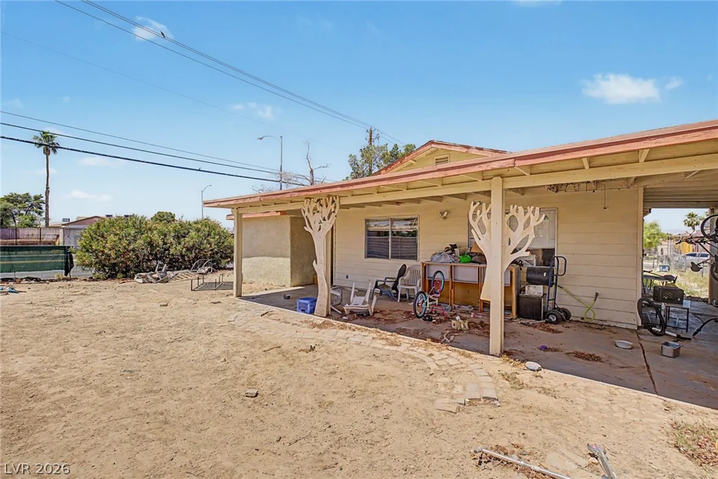 5015 Carmel, Las Vegas, NV 89122