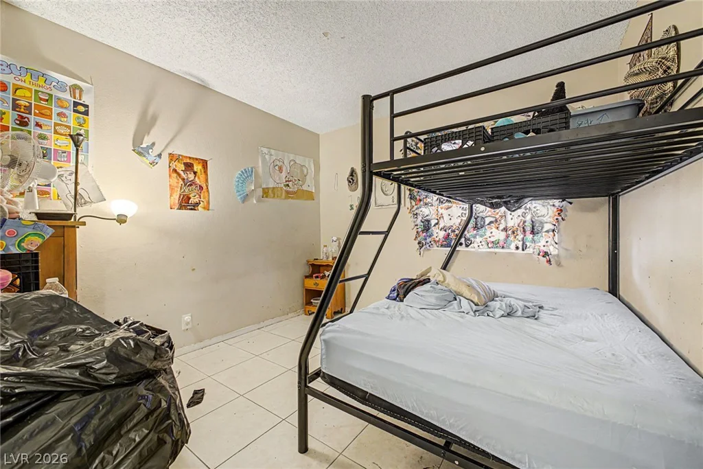 5015 Carmel, Las Vegas, NV 89122