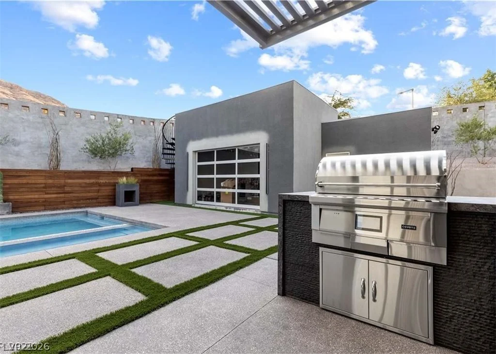 10337 Green Ember, Las Vegas, NV 89135