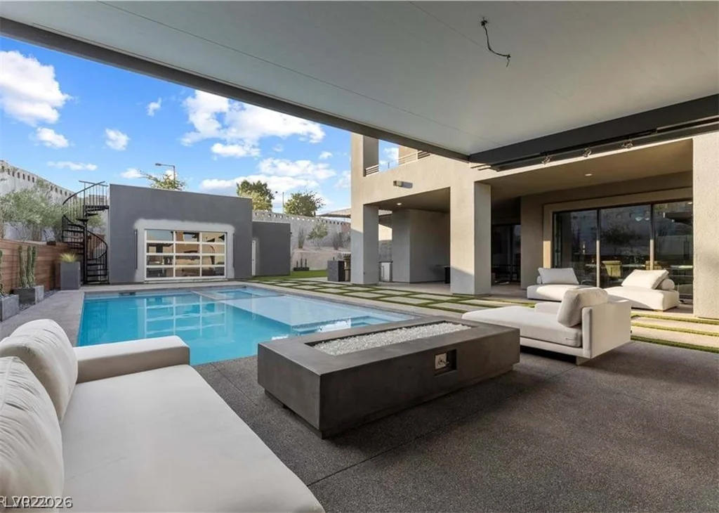 10337 Green Ember, Las Vegas, NV 89135