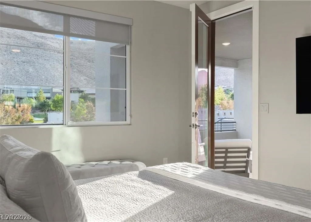 10337 Green Ember, Las Vegas, NV 89135