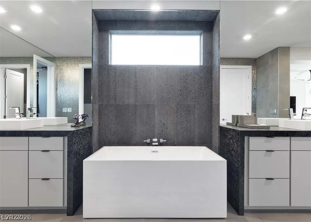 10337 Green Ember, Las Vegas, NV 89135