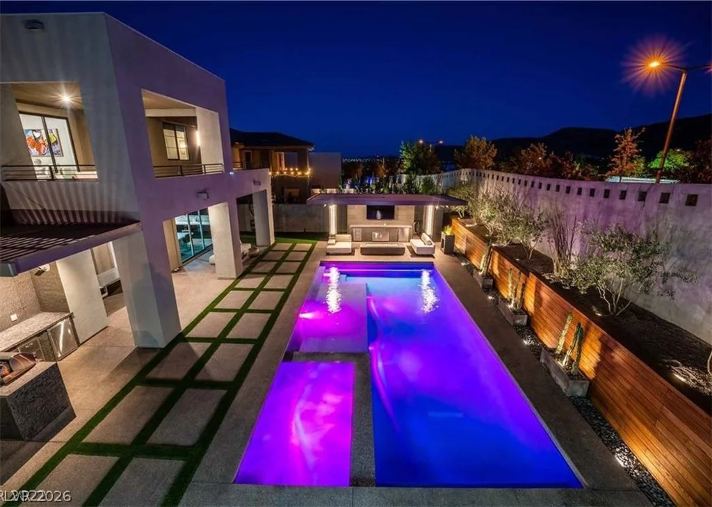 10337 Green Ember, Las Vegas, NV 89135