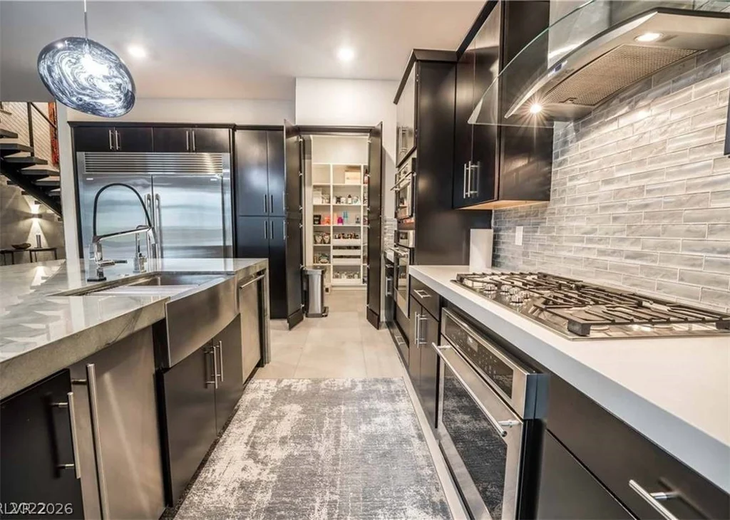 10337 Green Ember, Las Vegas, NV 89135