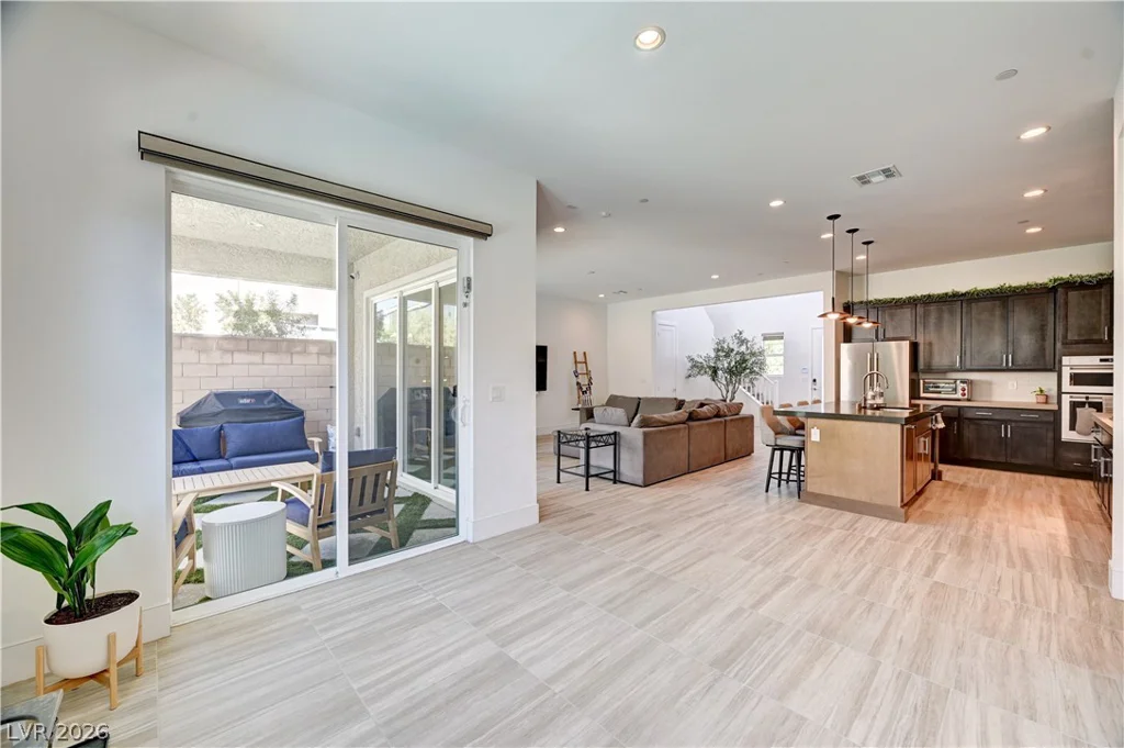 10143 Bismarck Palms, Las Vegas, NV 89166