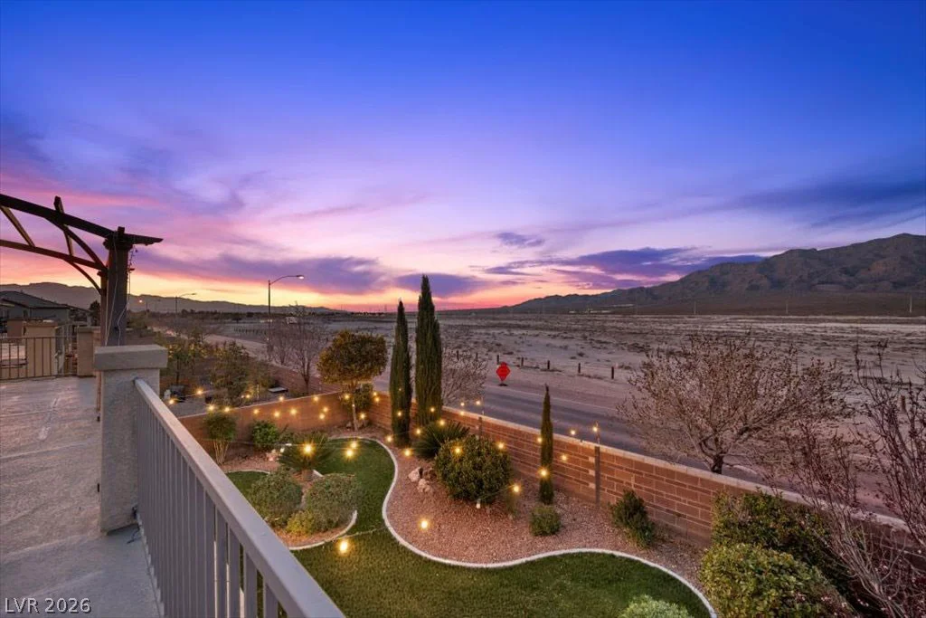 4104 Cathedral Falls, North Las Vegas, NV 89085