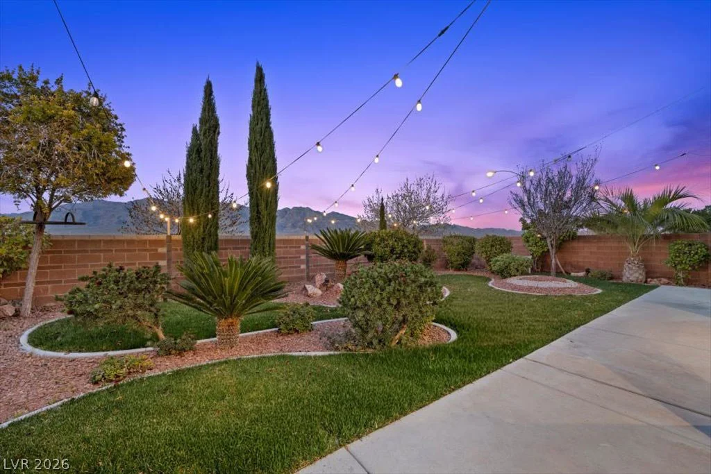 4104 Cathedral Falls, North Las Vegas, NV 89085