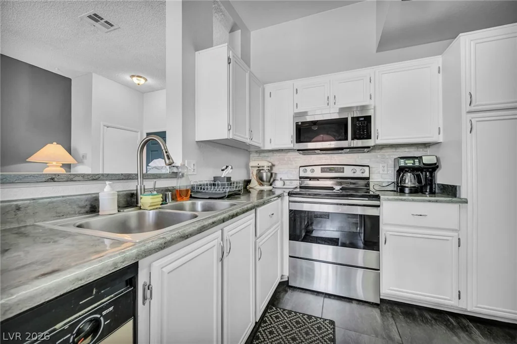 3150 Soft Breezes, Las Vegas, NV 89128