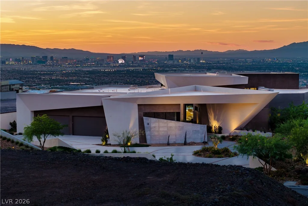 8 Chisel Crest, Henderson, NV 89012