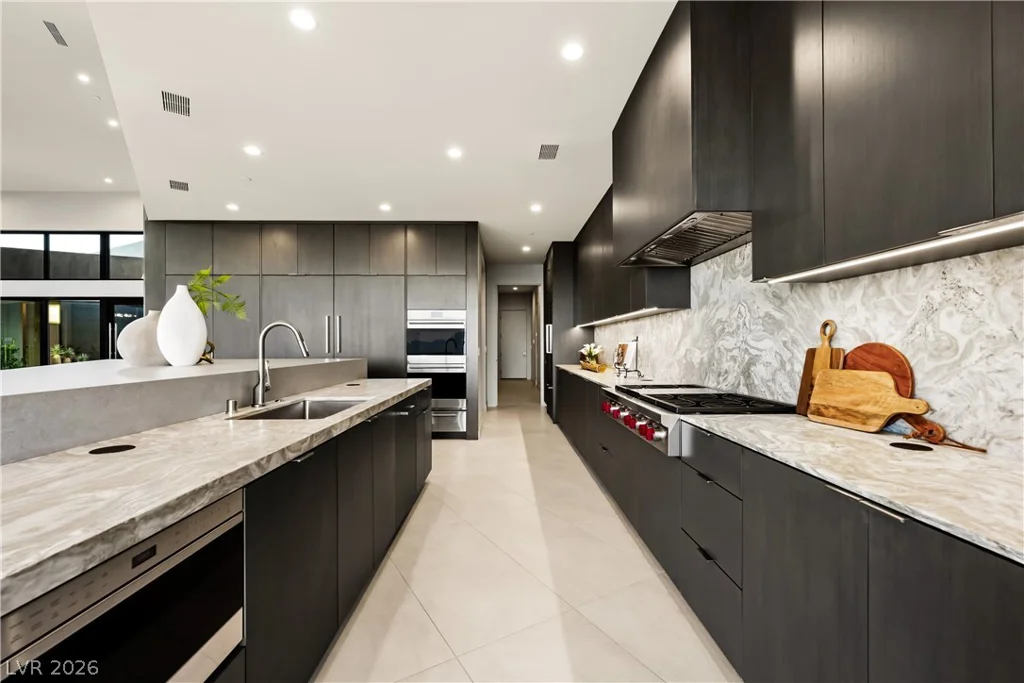 8 Chisel Crest, Henderson, NV 89012