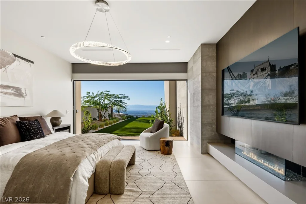 8 Chisel Crest, Henderson, NV 89012