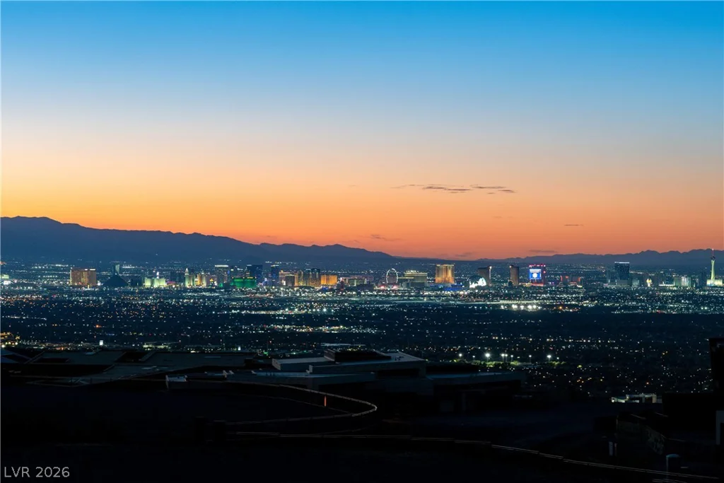 8 Chisel Crest, Henderson, NV 89012