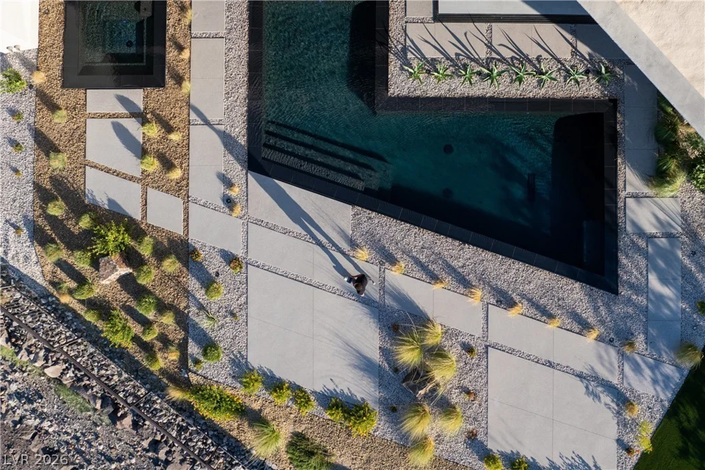 8 Chisel Crest, Henderson, NV 89012