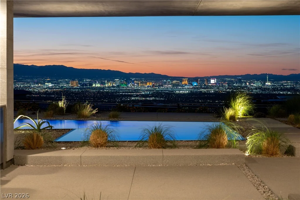 8 Chisel Crest, Henderson, NV 89012