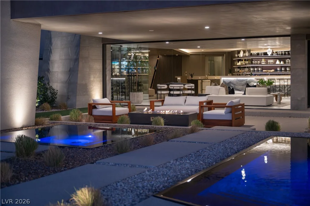 8 Chisel Crest, Henderson, NV 89012