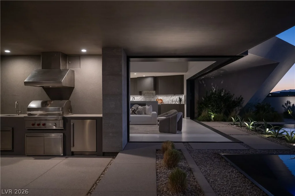 8 Chisel Crest, Henderson, NV 89012