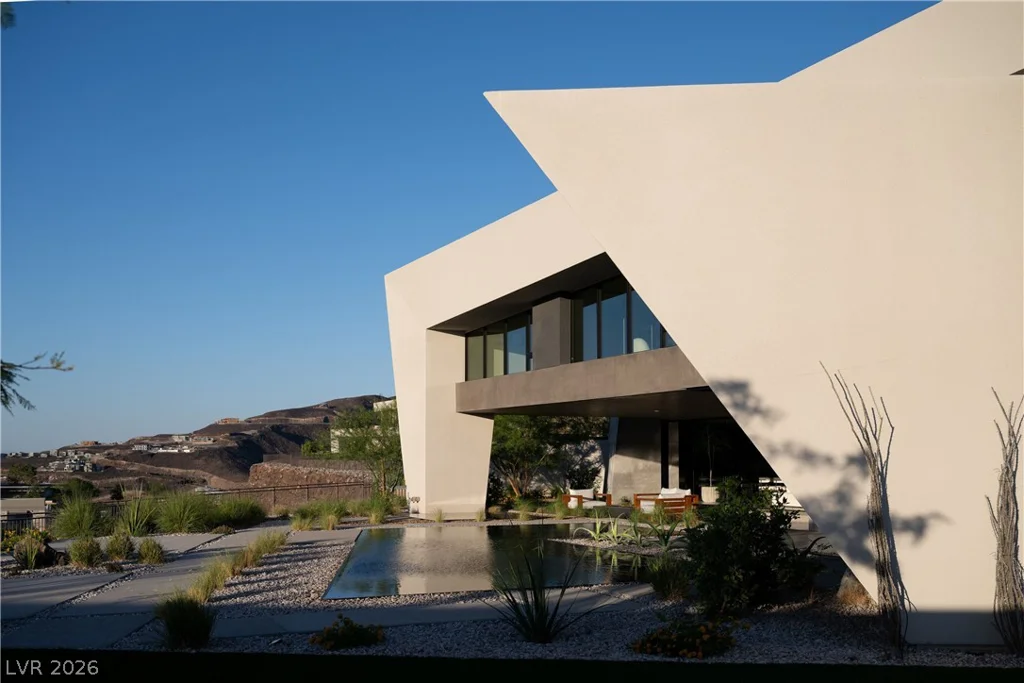 8 Chisel Crest, Henderson, NV 89012