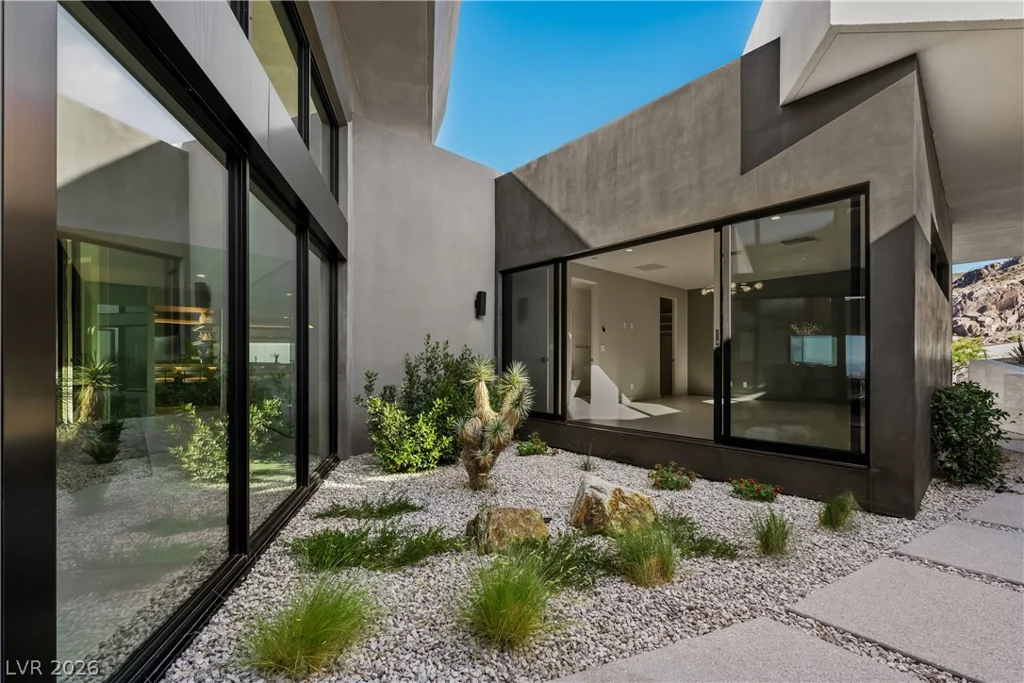 8 Chisel Crest, Henderson, NV 89012