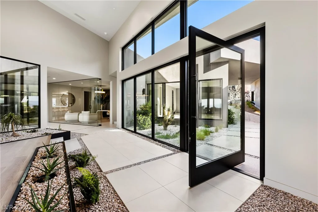 8 Chisel Crest, Henderson, NV 89012