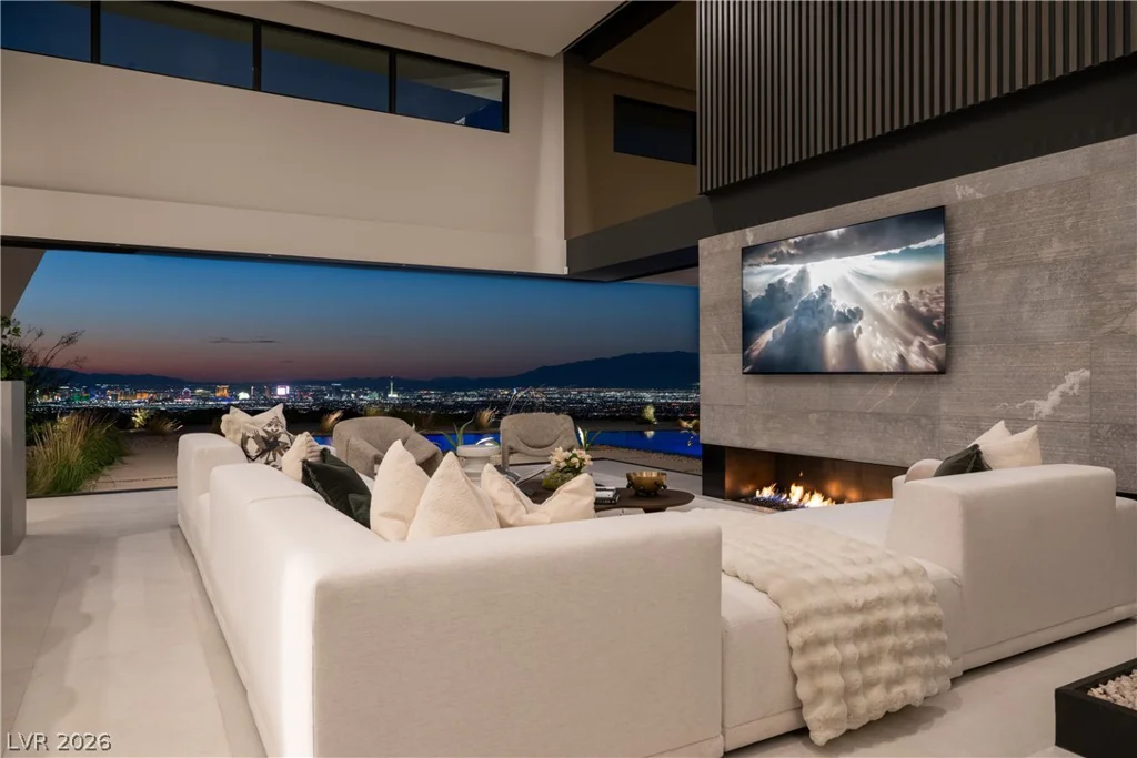 8 Chisel Crest, Henderson, NV 89012
