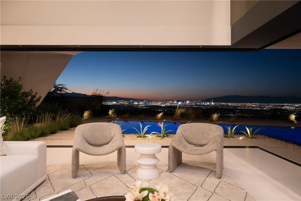 8 Chisel Crest, Henderson, NV 89012