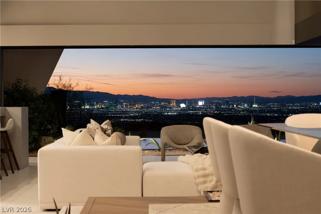 8 Chisel Crest, Henderson, NV 89012