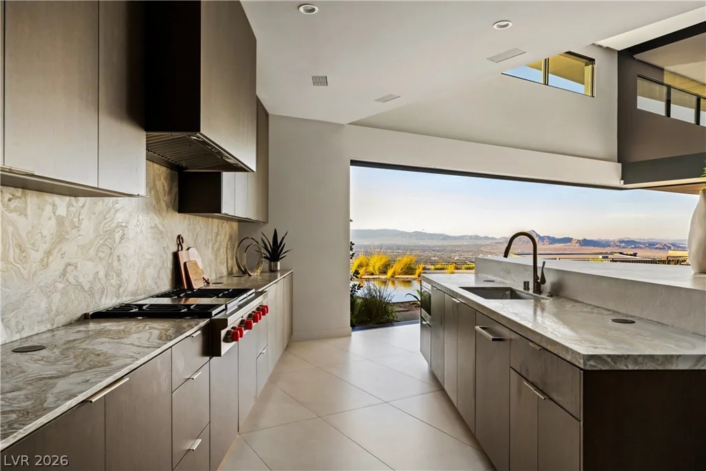 8 Chisel Crest, Henderson, NV 89012