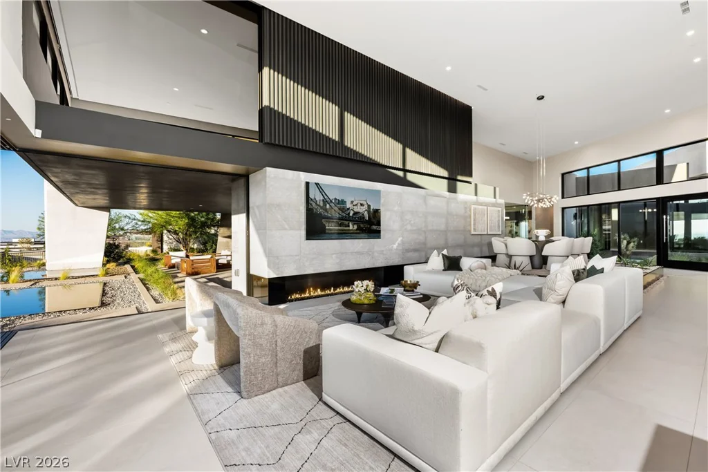 8 Chisel Crest, Henderson, NV 89012