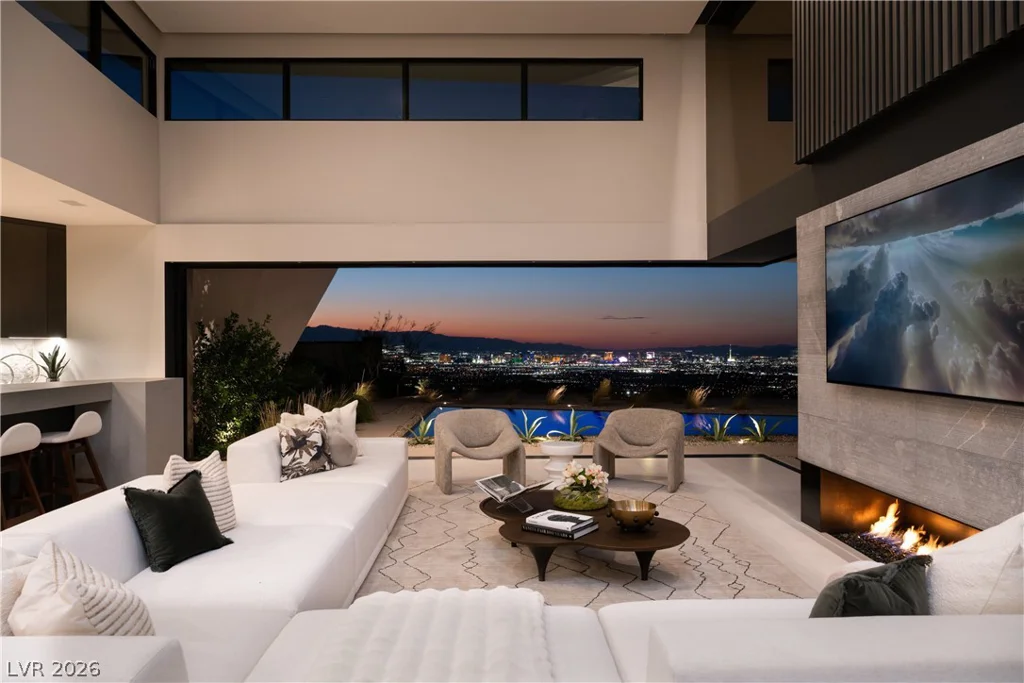 8 Chisel Crest, Henderson, NV 89012