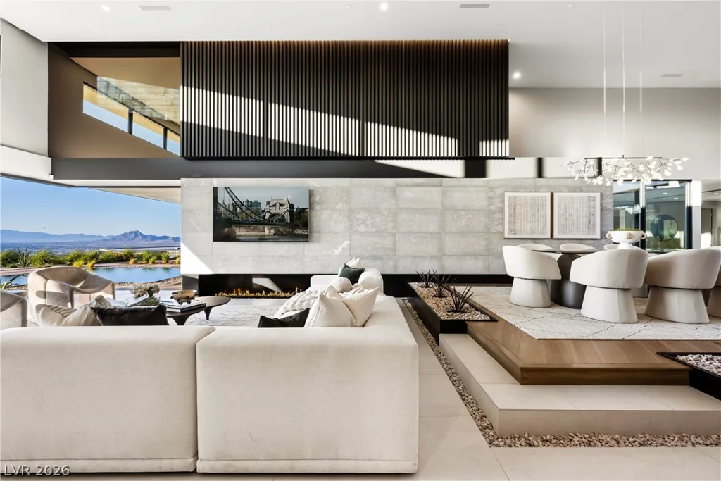 8 Chisel Crest, Henderson, NV 89012