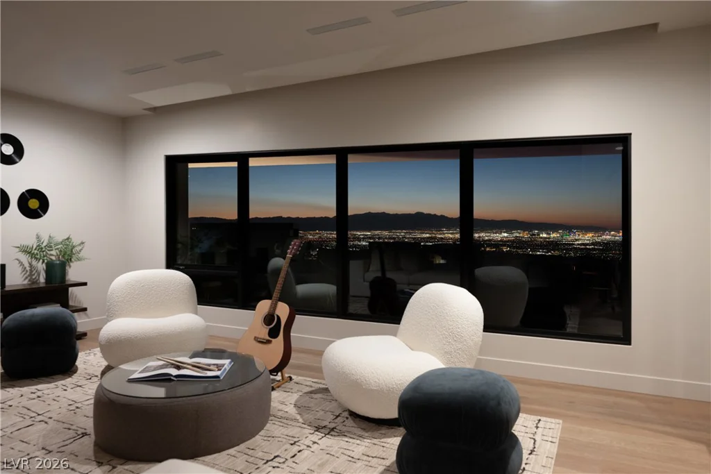 8 Chisel Crest, Henderson, NV 89012