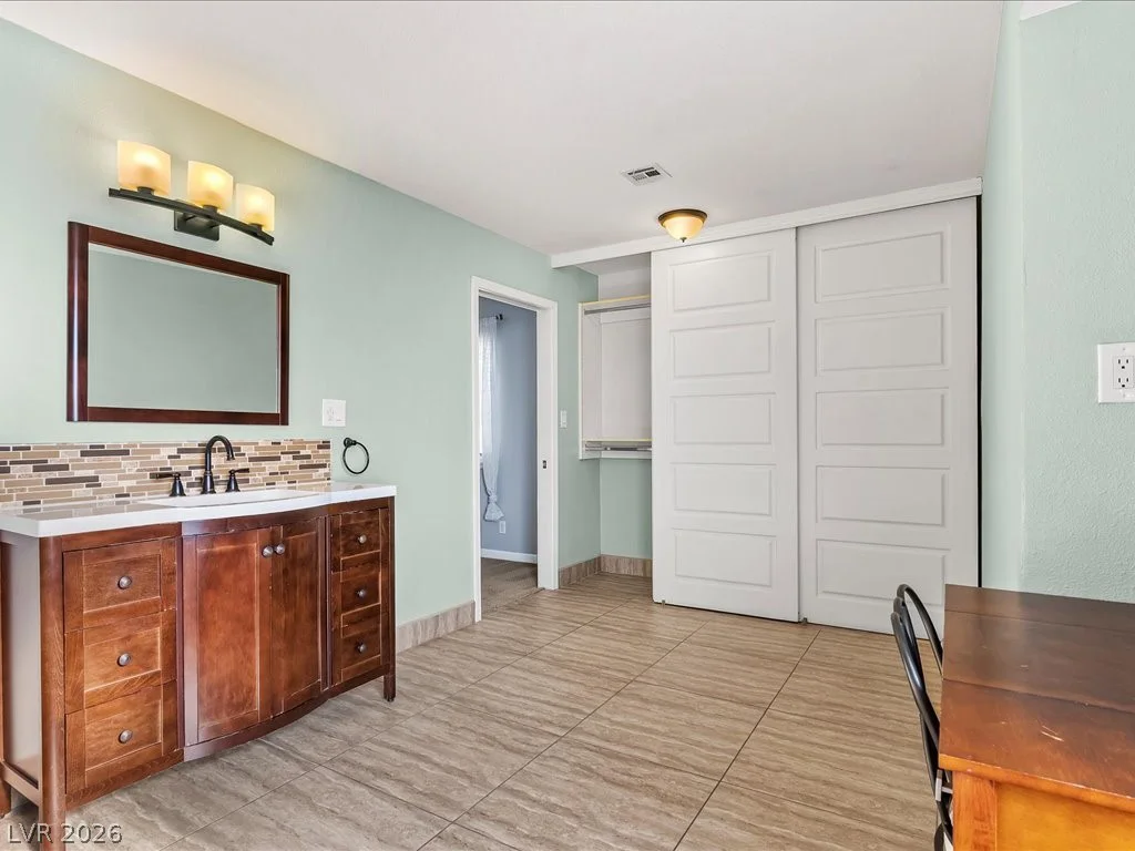 7474 Puritan, Las Vegas, NV 89123