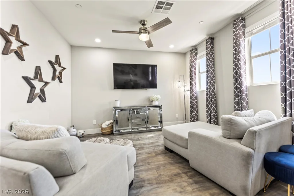 180 Petaluma Valley, Las Vegas, NV 89138
