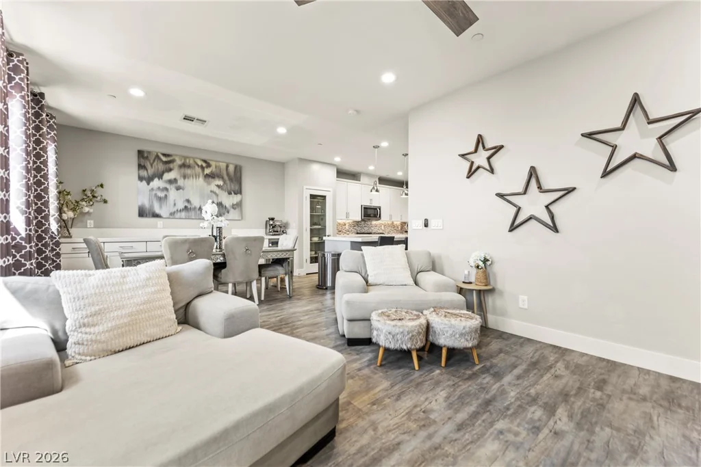 180 Petaluma Valley, Las Vegas, NV 89138