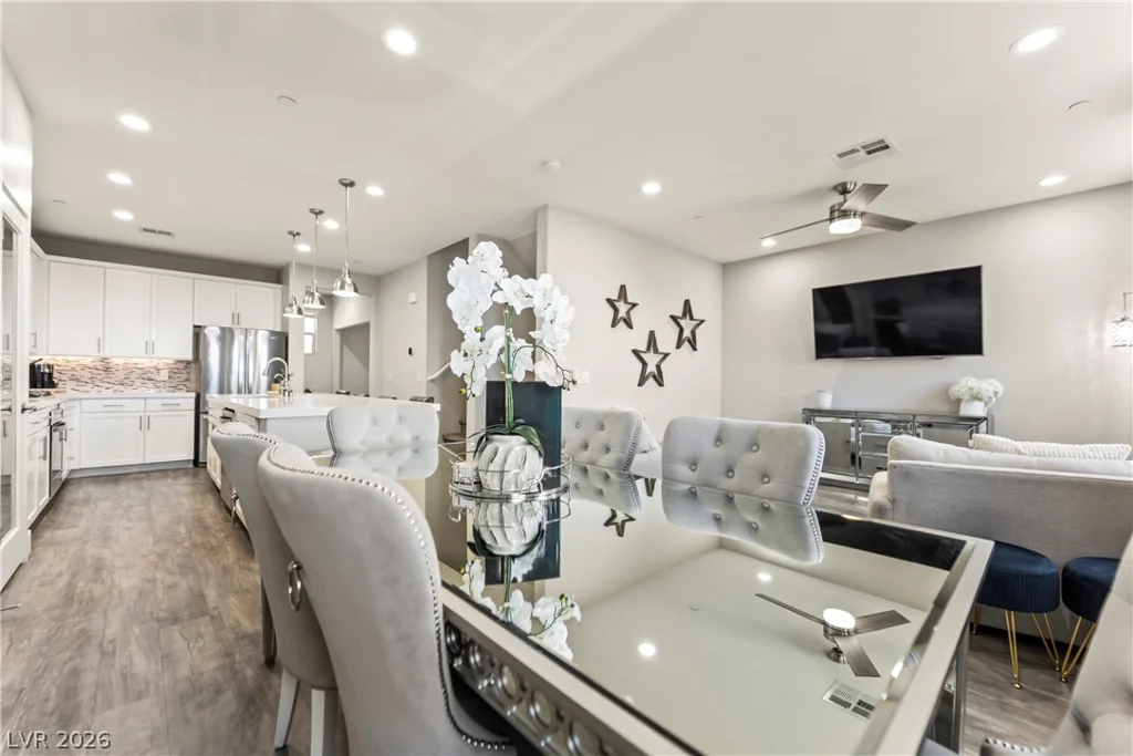 180 Petaluma Valley, Las Vegas, NV 89138
