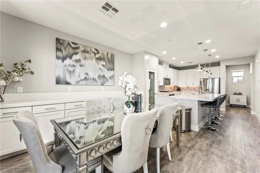 180 Petaluma Valley, Las Vegas, NV 89138