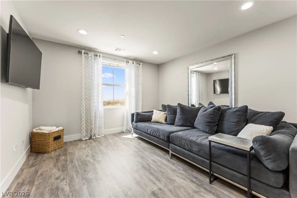 180 Petaluma Valley, Las Vegas, NV 89138