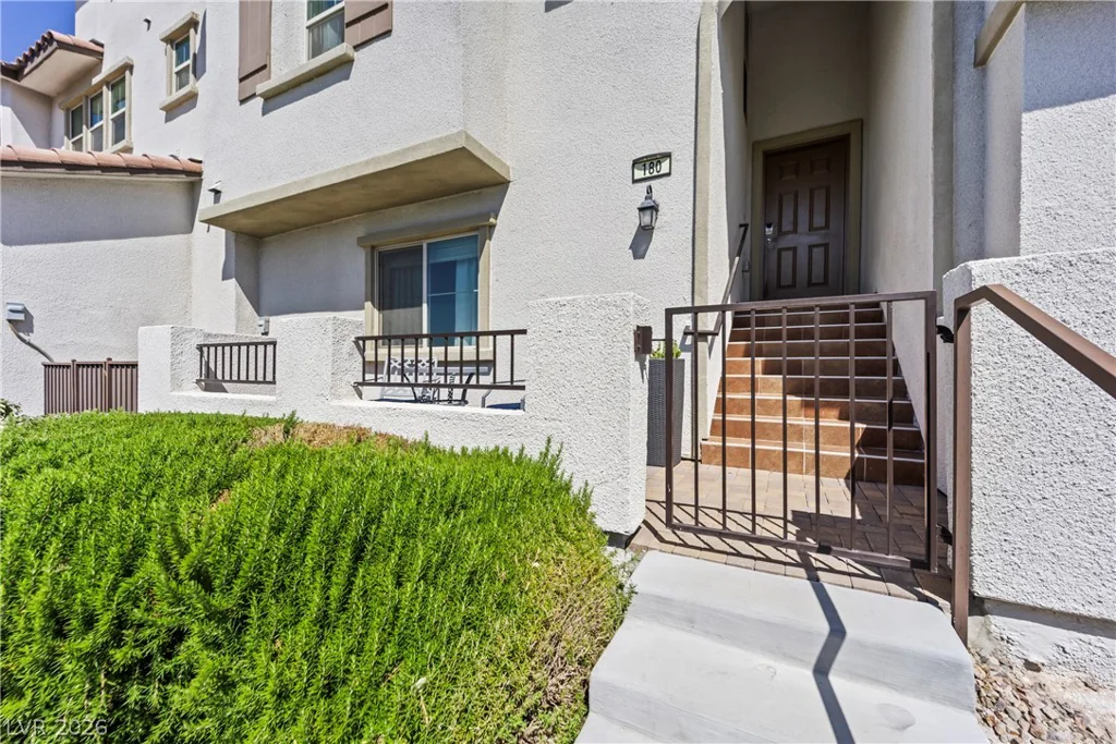 180 Petaluma Valley, Las Vegas, NV 89138