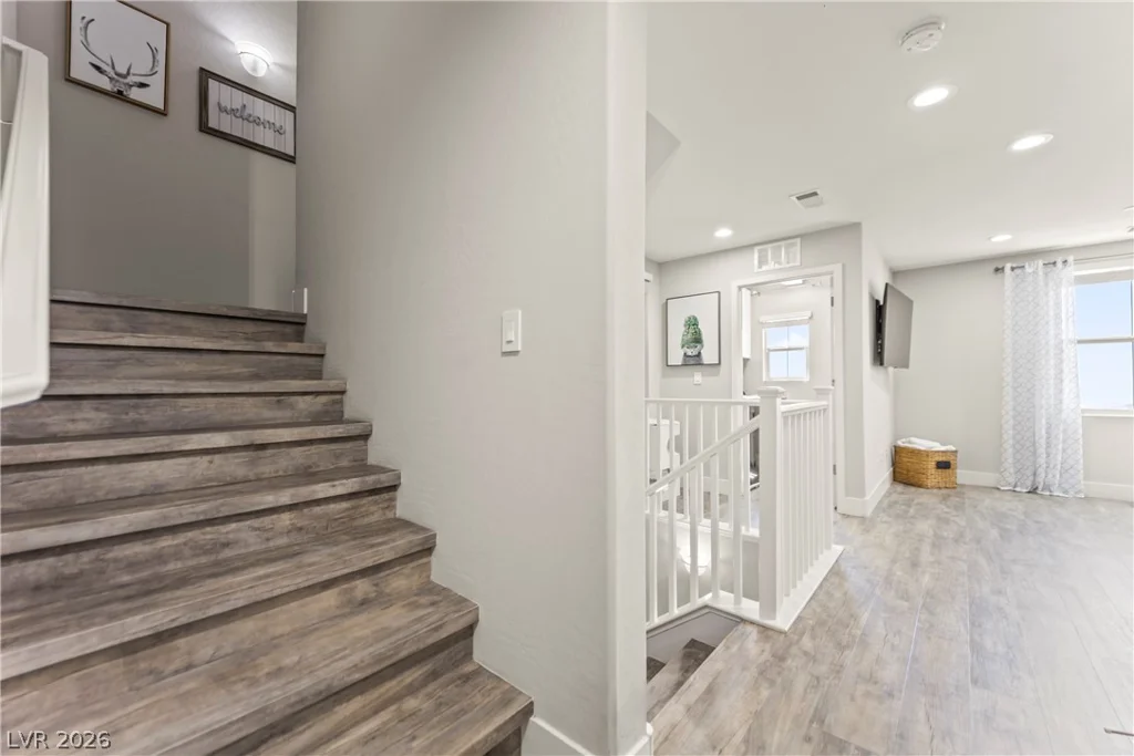 180 Petaluma Valley, Las Vegas, NV 89138