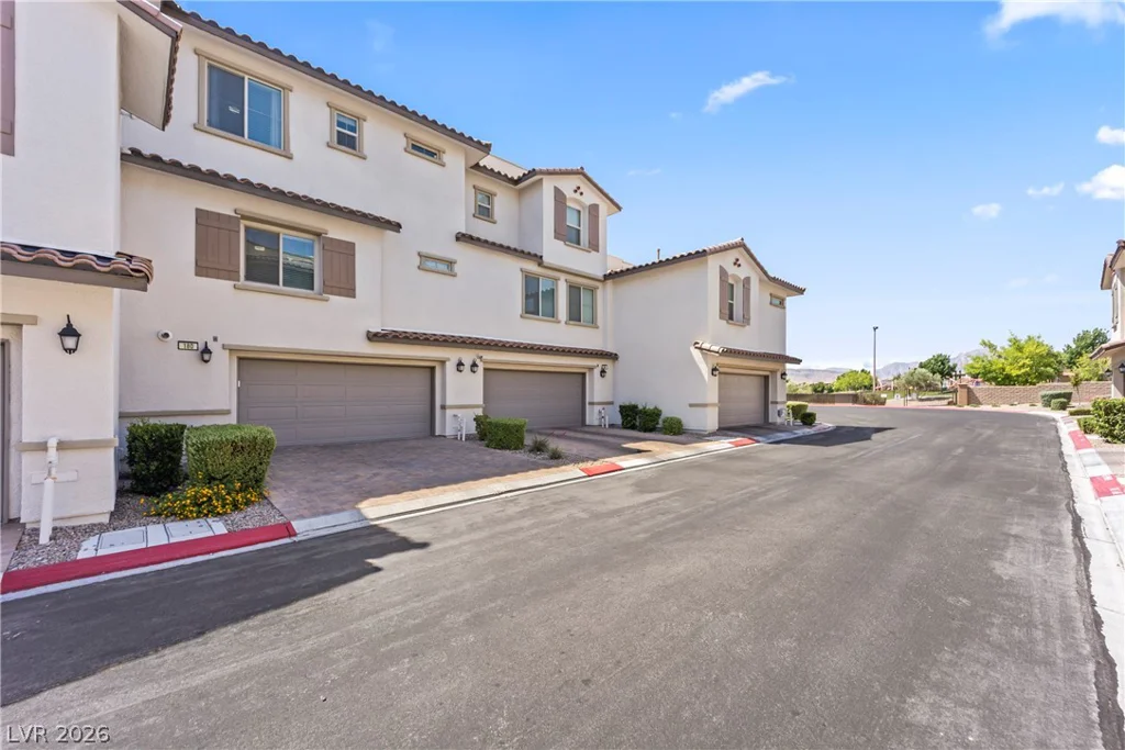 180 Petaluma Valley, Las Vegas, NV 89138