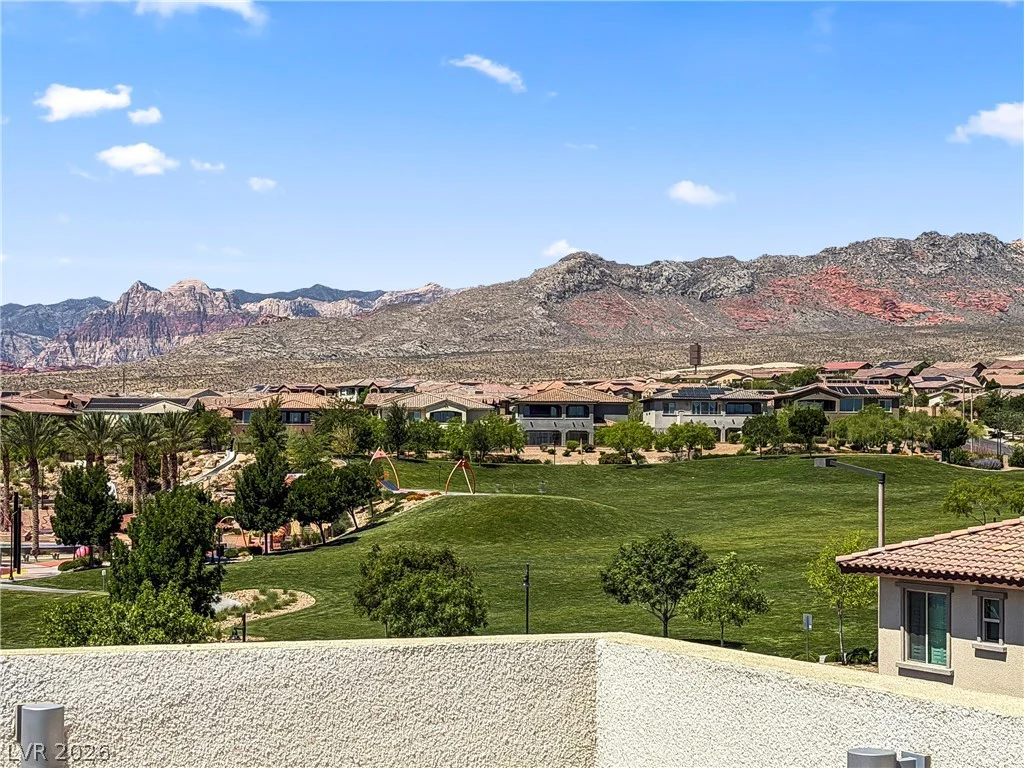180 Petaluma Valley, Las Vegas, NV 89138