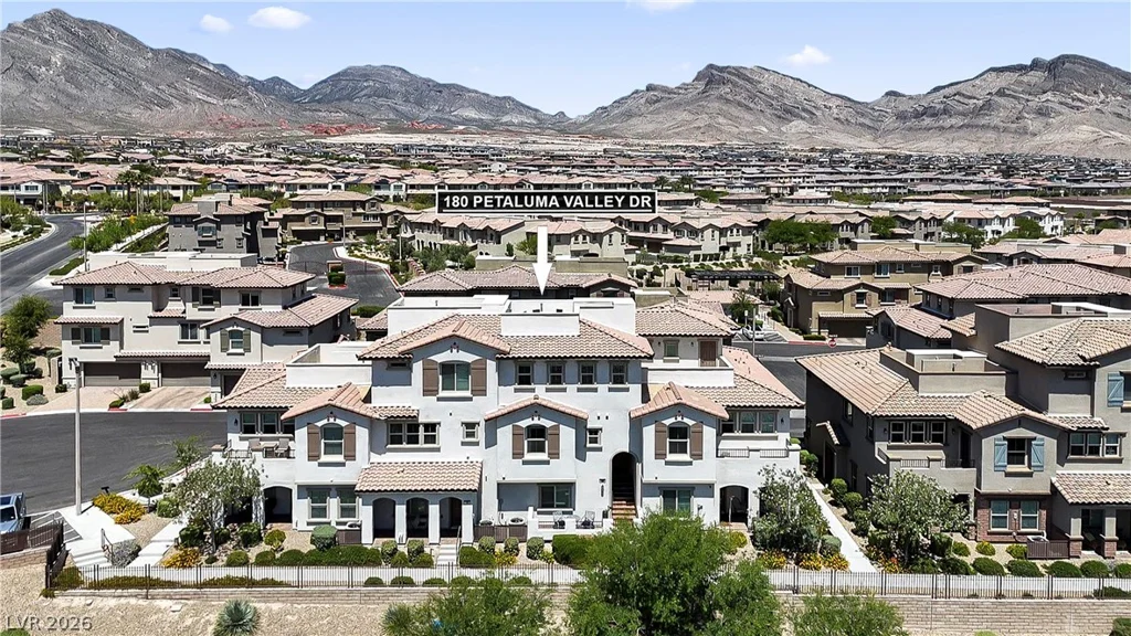 180 Petaluma Valley, Las Vegas, NV 89138