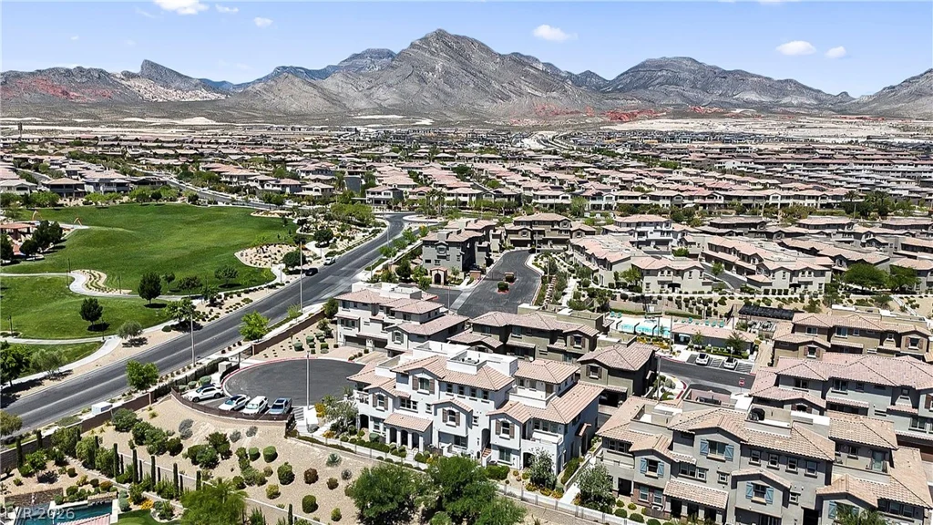 180 Petaluma Valley, Las Vegas, NV 89138
